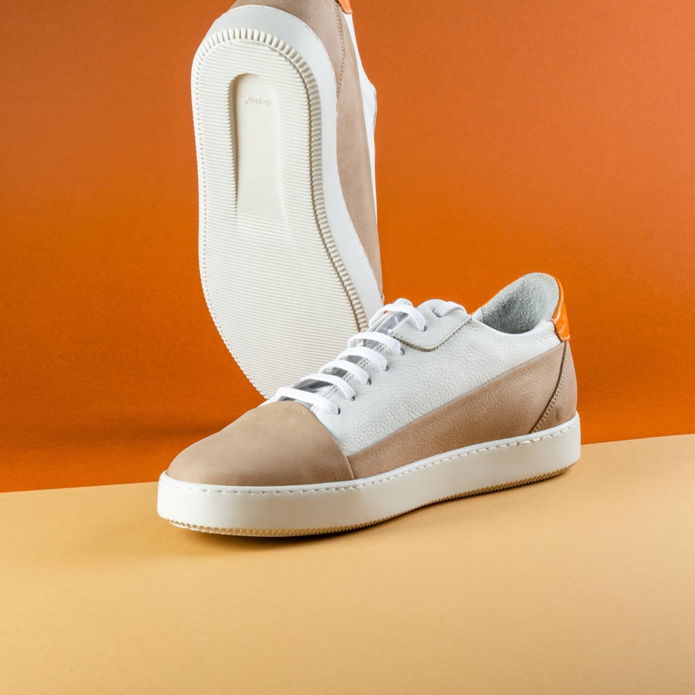 sneaker-5108eff0-ea05-42fd-81f3-4ab195d556f4